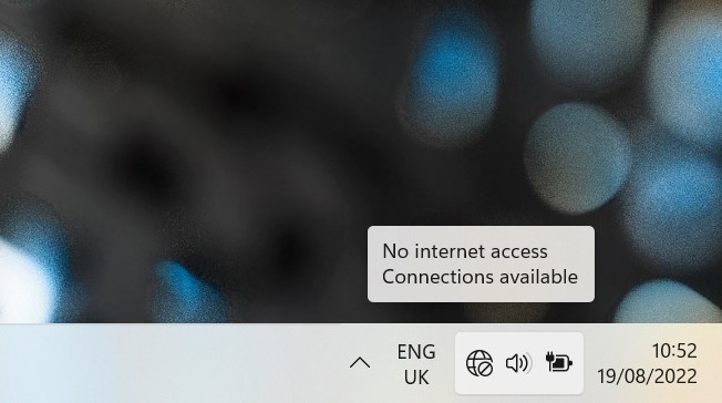 windows 11 screenshot of the taskbar with No Internet Access highlighted